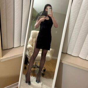 Elegant Black Sleeveless Dress